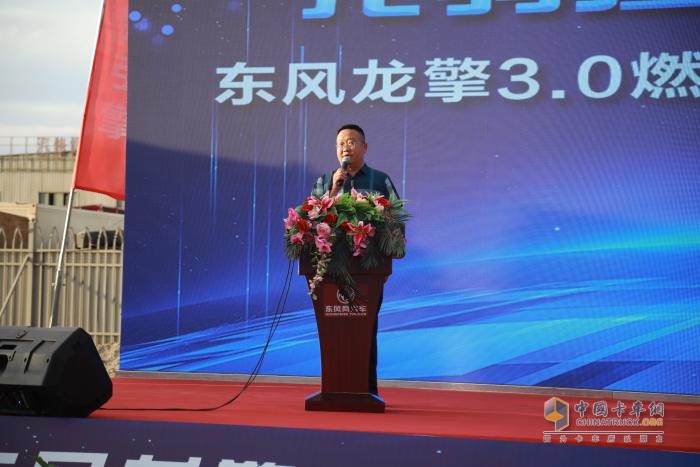 “龍擎傾心 服務(wù)如故”——東風(fēng)商用車疆煤外運(yùn)項目超2000臺再交付