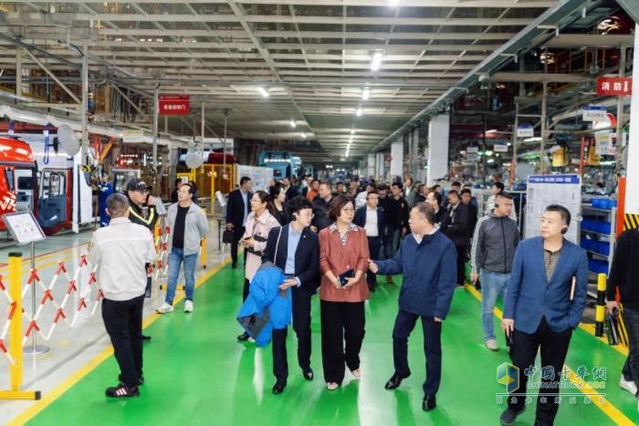 共創(chuàng)美好未來(lái)，2024青島市老舊貨車換新交流會(huì)圓滿召開