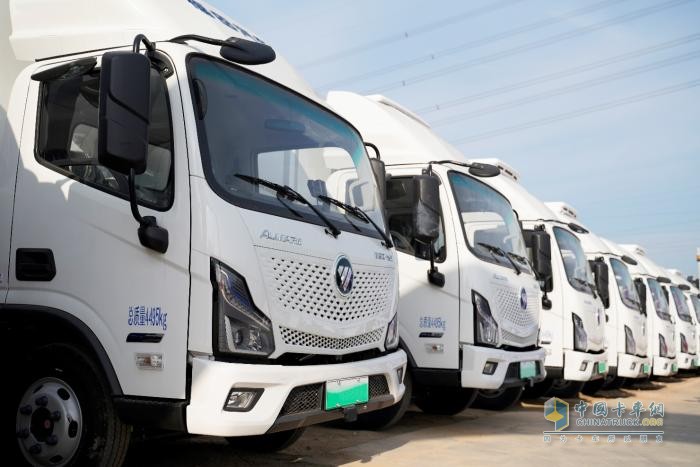 持續(xù)信賴 批量交付 歐馬可智藍(lán)冷藏車為首都冷鏈物流綠色轉(zhuǎn)型打樣