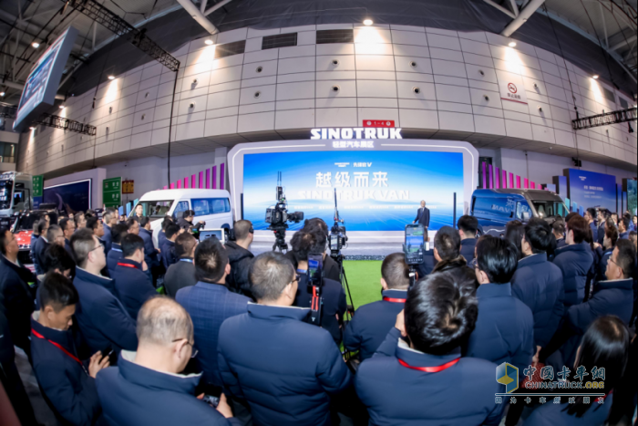 新品齊發(fā)、硬核挑戰(zhàn)、邁向國際 中國重汽輕型汽車的2024年
