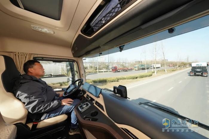 前路鉭途，質變未來  質子汽車2025產(chǎn)品發(fā)布會成功舉辦