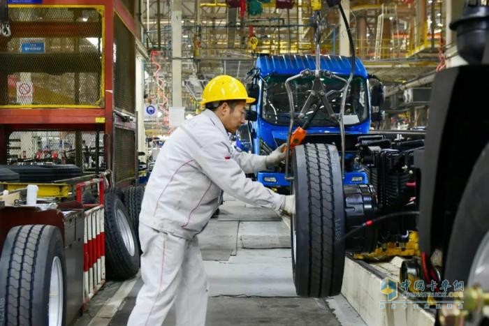 東風(fēng)商用車：乘勢而上！高產(chǎn)突破進(jìn)行時