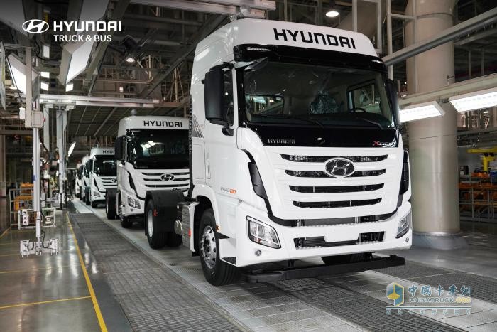 現(xiàn)代商用車走向全球！再次向中東市場(chǎng)交付151臺(tái)XCIENT GT