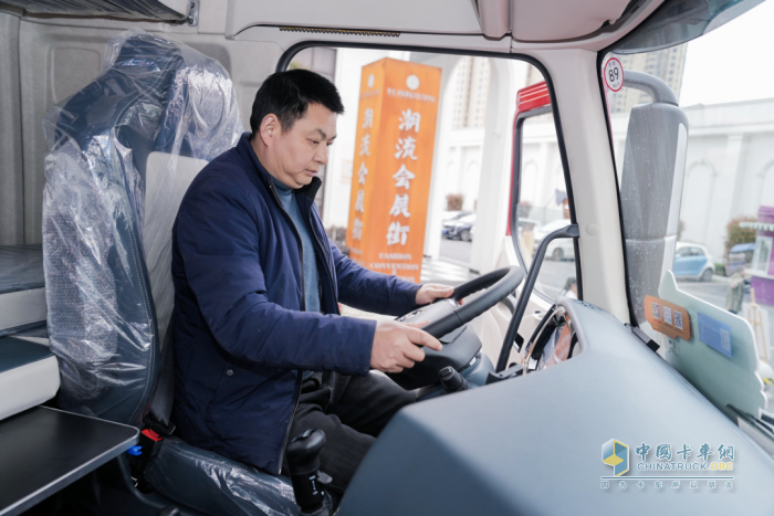 更高效更賺錢，乘龍卡車燃爆天府