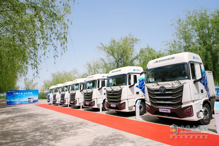 歐曼星翼 400kWh 純電牽引車運(yùn)力進(jìn)階