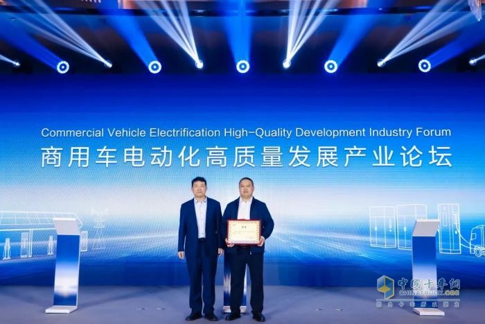 充電5分鐘100公里！徐工汽車攜手華為邁向“兆瓦超充新時代”