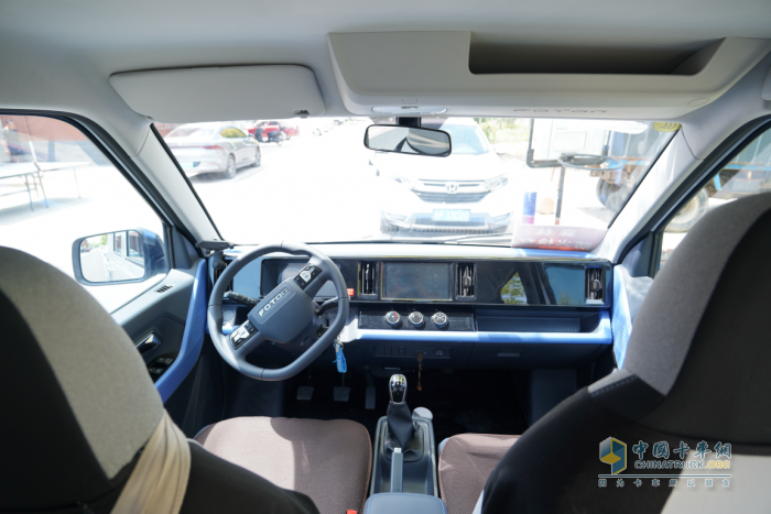 祥菱Q雙排小貨車(chē)：景區(qū)環(huán)衛(wèi)工朱師傅的工作生活好搭檔