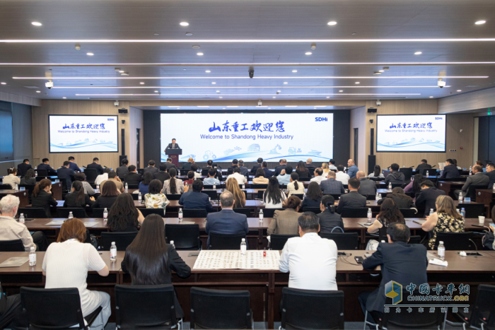 以高端裝備為媒，山東重工與47國友人共繪全球合作新藍圖