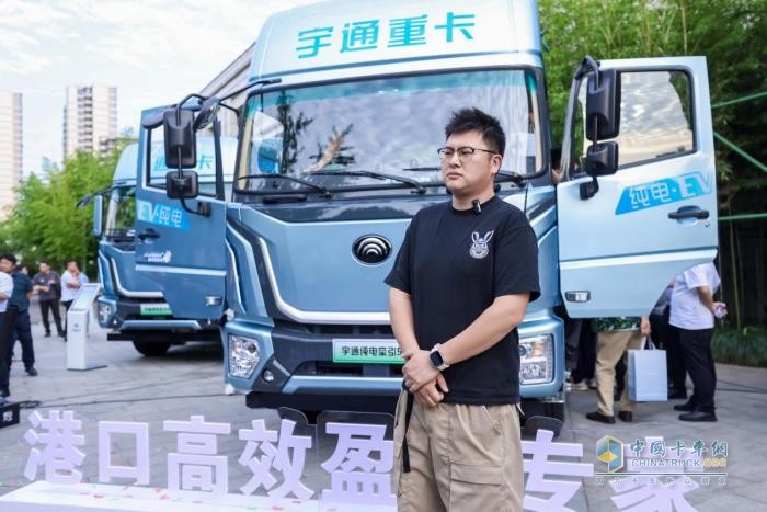 在鋼鐵與鹽霧之間，宇通重卡T系列如何書寫新能源時(shí)代的人性答案？