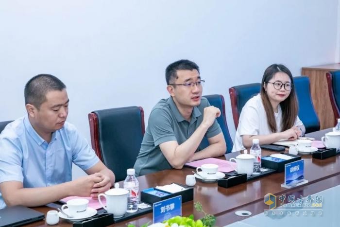 打造行業(yè)新典范！福田歐曼與誠泰租賃達(dá)成500臺新能源重卡采購合作，共筑綠色運(yùn)力新生態(tài)
