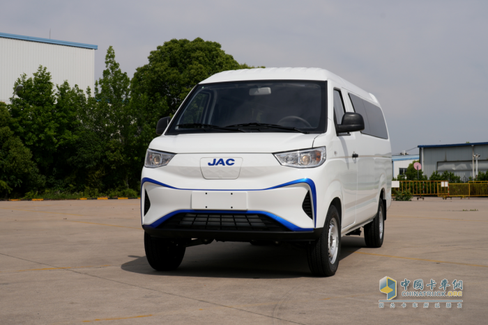 油車限行電車暢跑，藍(lán)貓客運(yùn)版憑何成為創(chuàng)富新寵？
