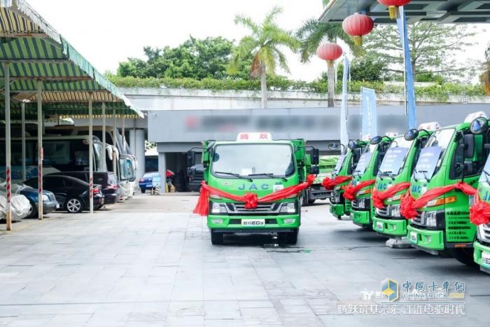 駿鈴新能源工程車頻頻交車，開啟綠色城建新未來