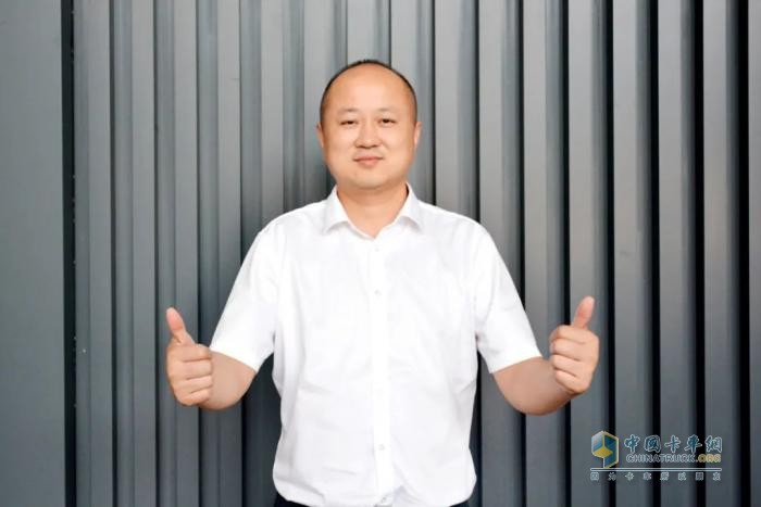80輛港口牽引車簽約，新賽道驅(qū)動(dòng)寧波港口物流價(jià)值升級(jí)