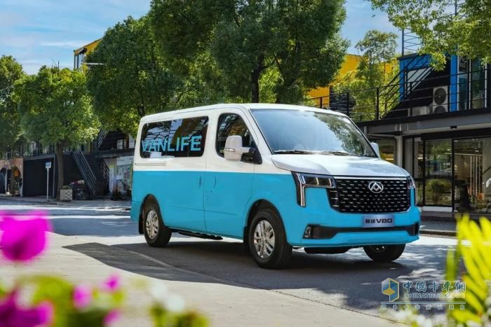上汽大通新途V80交付長白山景區(qū)！70臺新車賦能東北版“巴音布魯克”旅游體驗(yàn)