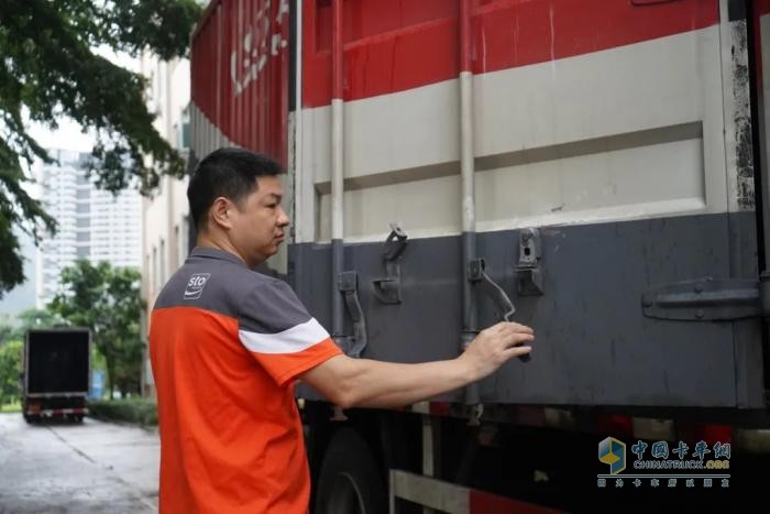 與時(shí)間賽跑！廣東肖師傅的高效之選：“有勁、省油、開不壞！”