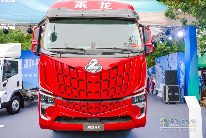 乘龍向上 共赴星海，乘龍跑團(tuán)2025柳州馬拉松激情開跑