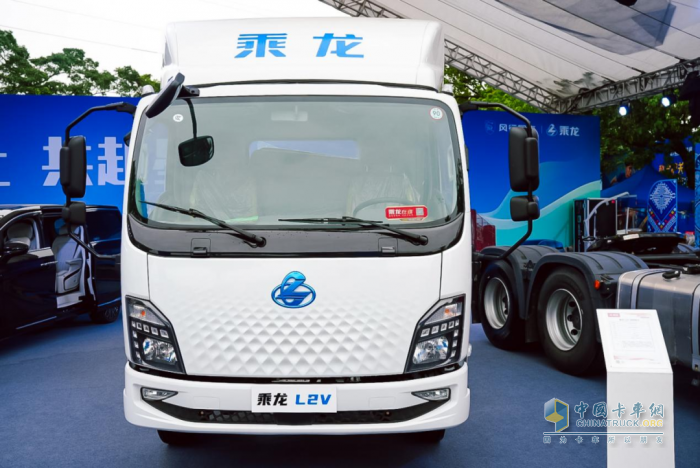 乘龍向上 共赴星海，乘龍跑團(tuán)2025柳州馬拉松激情開跑