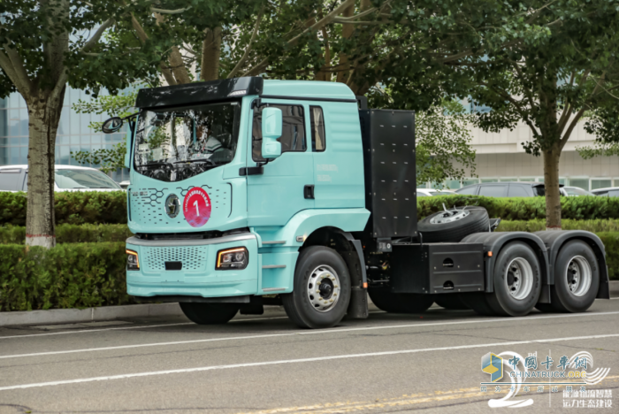 質(zhì)子汽車帝江Re純電動牽引車榮膺CCTA2025雙項(xiàng)大獎