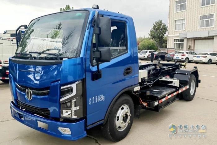 五征環(huán)?？萍?噸車廂可卸式垃圾車，合規(guī)經濟與高效運營的行業(yè)標桿