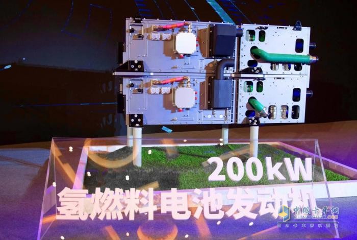 在接近一個小時的采訪時間里，濰柴就重卡市場、大馬力大排量發(fā)動機、新能源與出口等問題和外界進行了深入交流，信息量很大。