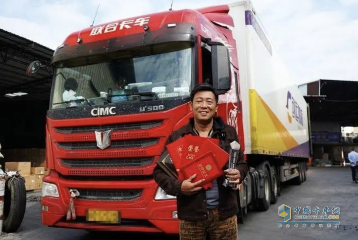 最美卡車司機李學飛：有生之年最后開的車，還會選擇聯合重卡