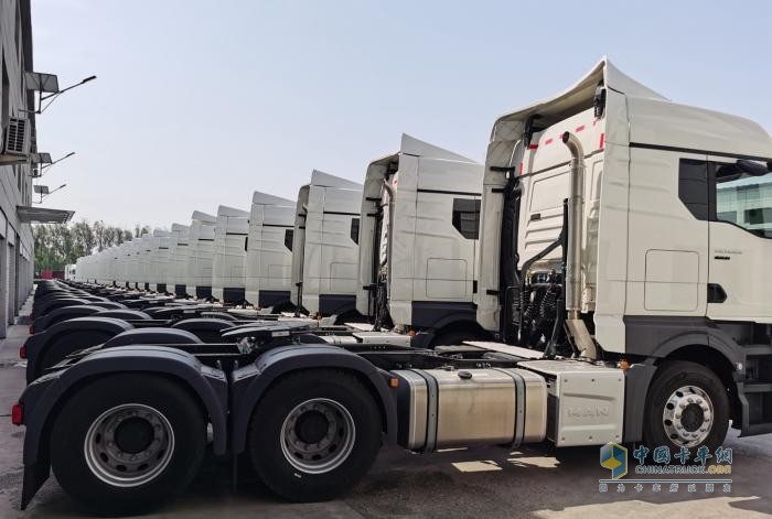 曼恩一次性交付25輛TGX牽引車 助力昊銳物流實現(xiàn)高效品質運輸