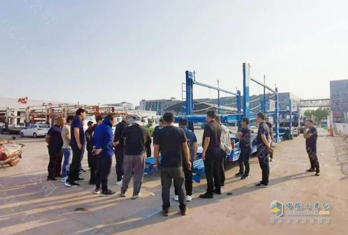 收獲線索600+ 意向訂單300+ 東風(fēng)商用車轎運(yùn)大馬力新品全國巡展完美收官