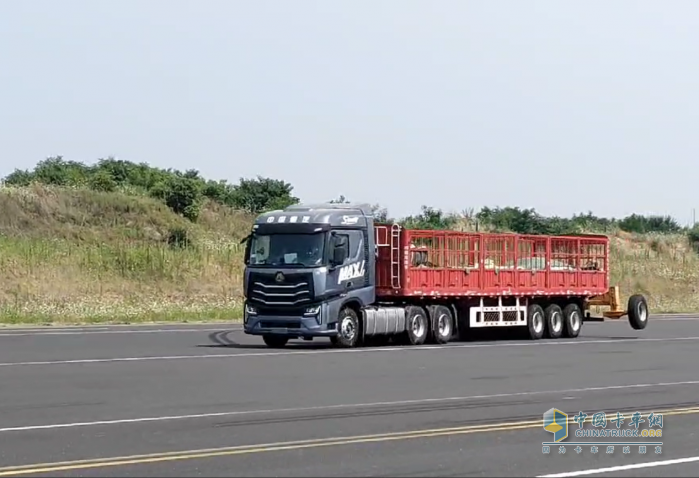 國家汽車檢測(cè)機(jī)構(gòu)實(shí)驗(yàn)室比對(duì)，昌龍掛車為何成為指定用車？