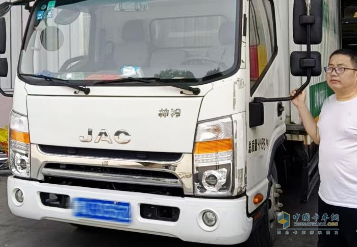 江淮1卡帥鈴攜手駐馬店閆先生，高效配送護(hù)民生