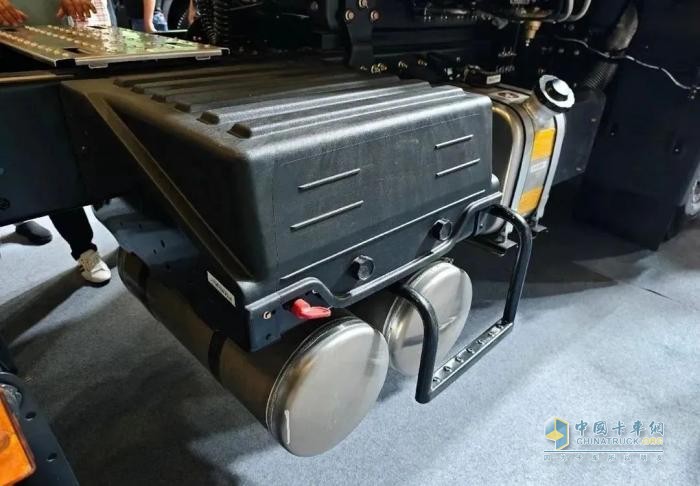 39.99萬元買630馬力燃氣車 還送一臺奇瑞冰淇淋！看奇瑞商用車全新“金鳳凰”重卡