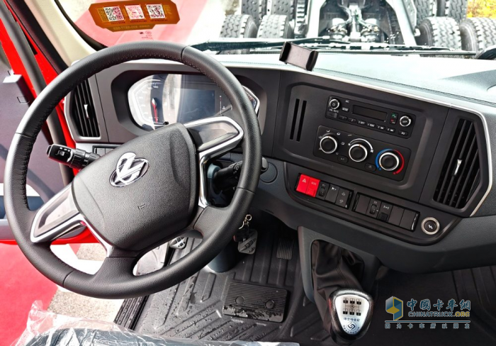 雨季作業(yè) 可靠為王！乘龍M3 4×2極限自卸車，工程運(yùn)輸?shù)摹叭軕?zhàn)士”來了！