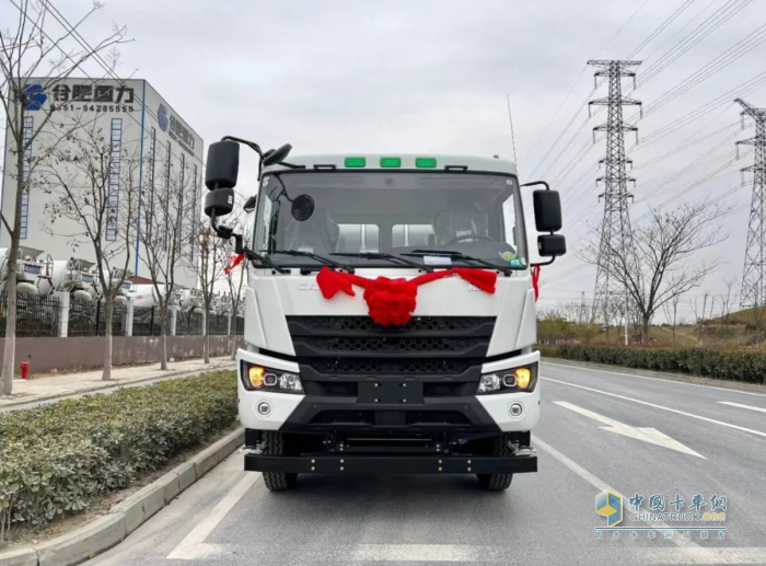 星馬輕騎兵攪拌車，助力客戶打高效創(chuàng)富的正確“姿勢”