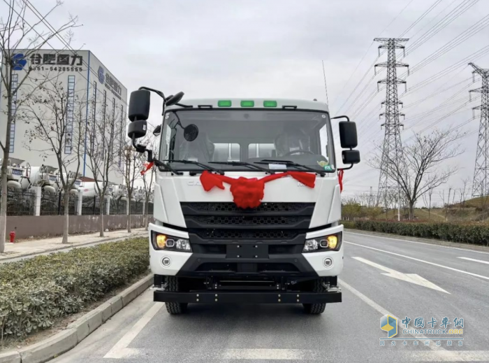 星馬輕騎兵攪拌車，輕量又高效，安全“拌”大事