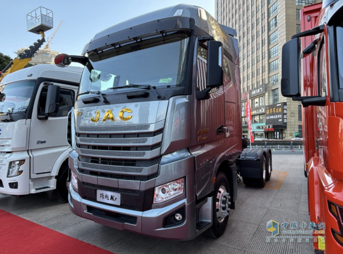 縱橫南北，長途運(yùn)輸首選江淮跨越K7 6×4天然氣牽引車！