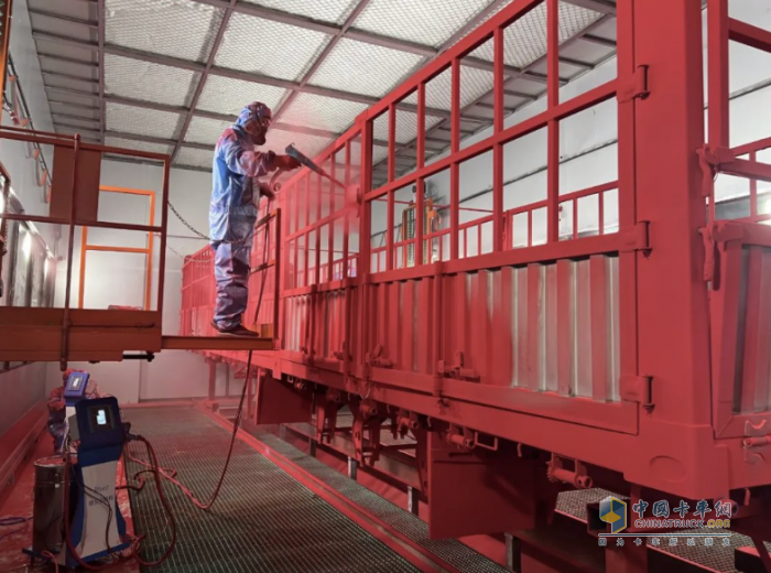 首達(dá)引進(jìn)KTL靜電噴粉線，給掛車打造一身專屬“鎧甲”！