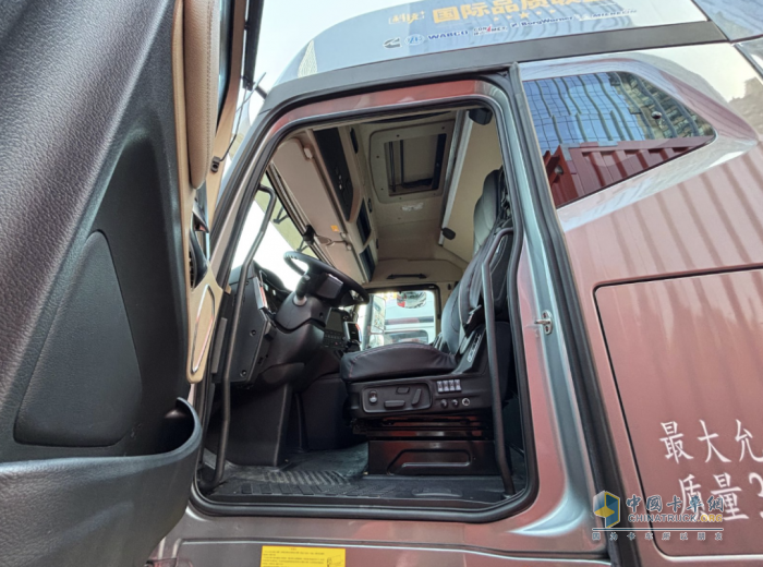 縱橫南北，長途運(yùn)輸首選江淮跨越K7 6×4天然氣牽引車！