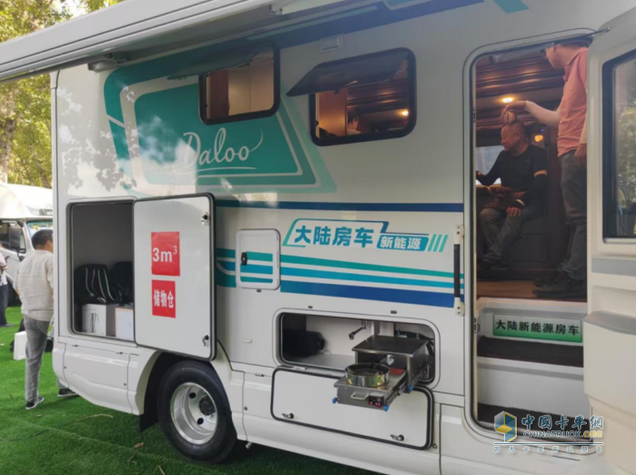 奧鈴混動(dòng)旅居車(chē)北京房車(chē)展引熱潮，以“自由”定義旅居新體驗(yàn)