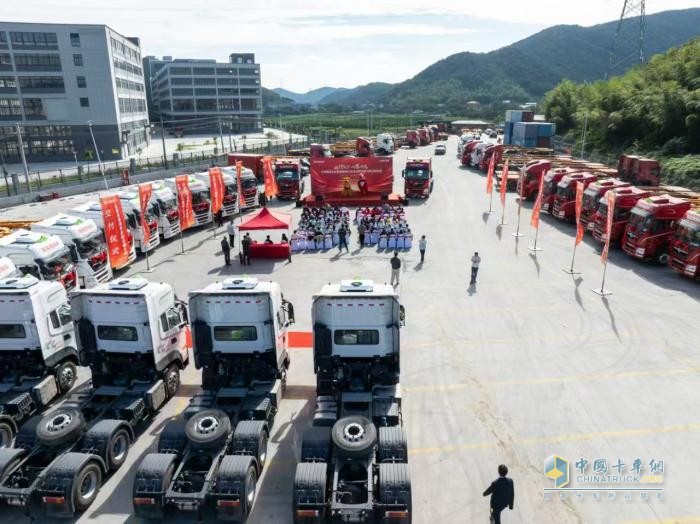 東風(fēng)商用車(chē)攜手永泰運(yùn)，共啟寧波危運(yùn)新征程