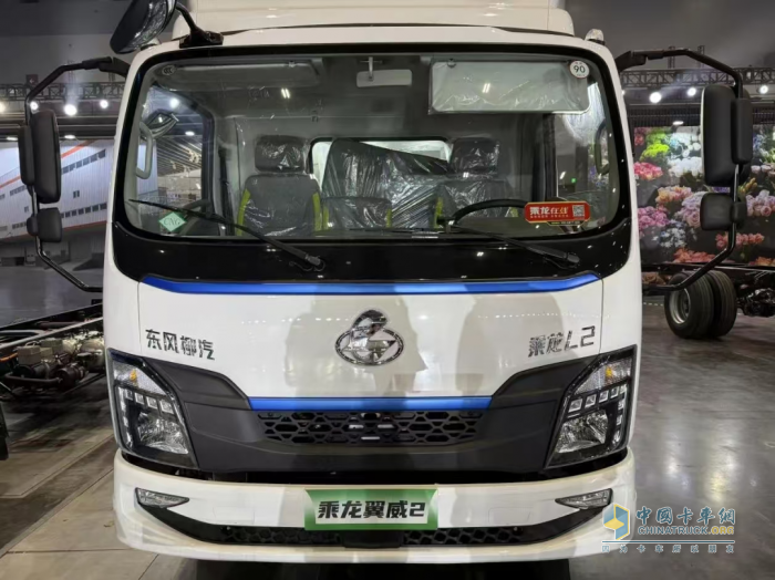 580km超長(zhǎng)續(xù)航 + 5分鐘極速加氣，乘龍翼威2 CNG增程輕卡，定義城配運(yùn)輸效率新高度！