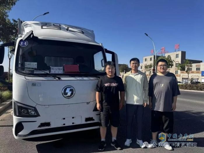 吐魯番高溫“試金”：陜汽技術實力鑄就卓越品質