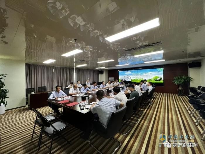現(xiàn)場簽約200輛  陜汽商用車&福龍馬打造營銷聯(lián)盟新典范 