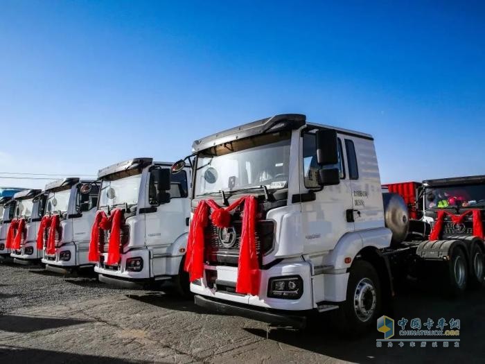 500輛戰(zhàn)略簽約暨100輛子母車！疆煤外運在寧夏跑出陜汽速度