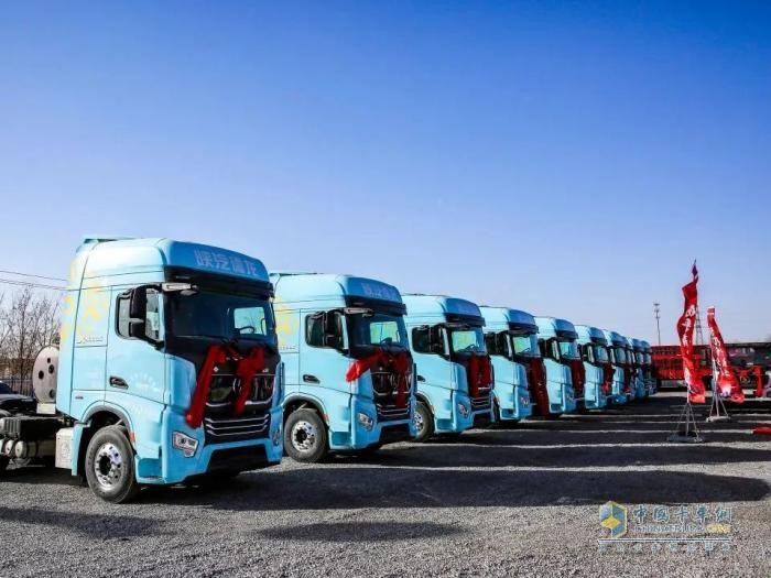 500輛戰(zhàn)略簽約暨100輛子母車！疆煤外運在寧夏跑出陜汽速度