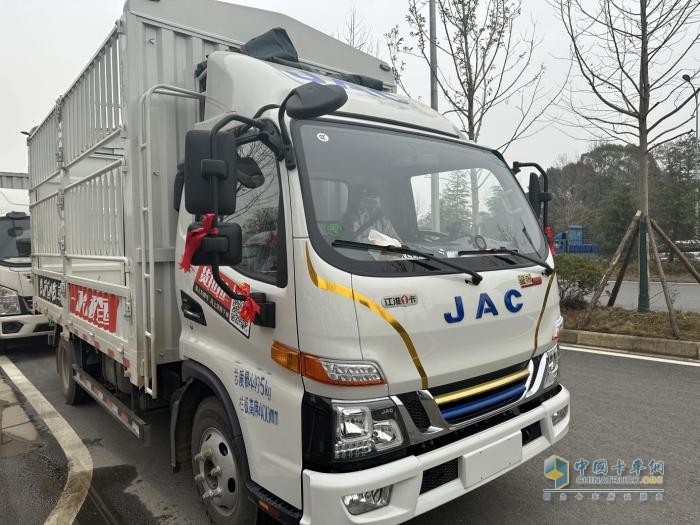 從純電換到混動(dòng) 長沙楊師傅夫婦這么評價(jià)“混動(dòng)1號(hào)”駿鈴聚寶盆！