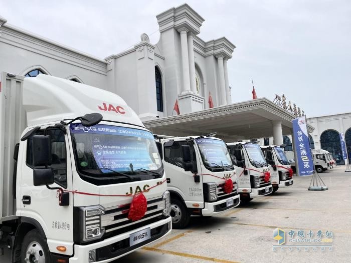 擇一車“白首”武漢王總終遇帥鈴圓夢中長途城際冷鏈物流！