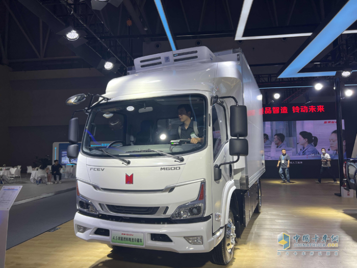 “臻品智造 鈴動未來”科技創(chuàng)新看慶鈴，2023重慶智博展風采