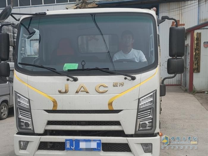 經(jīng)營家居20年，從雇車到買車，他的江淮1卡駿鈴為什么越來越多？