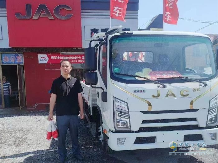 經(jīng)營家居20年，從雇車到買車，他的江淮1卡駿鈴為什么越來越多？
