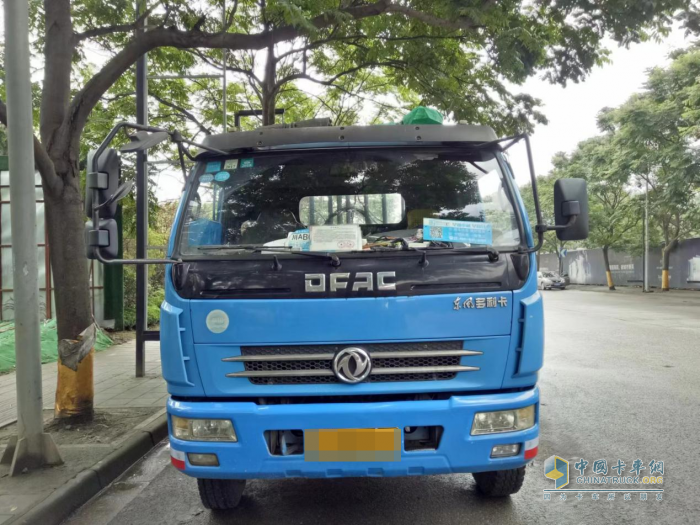 四十年風(fēng)雨同舟，張同發(fā)與東風(fēng)多利卡的卡車生涯