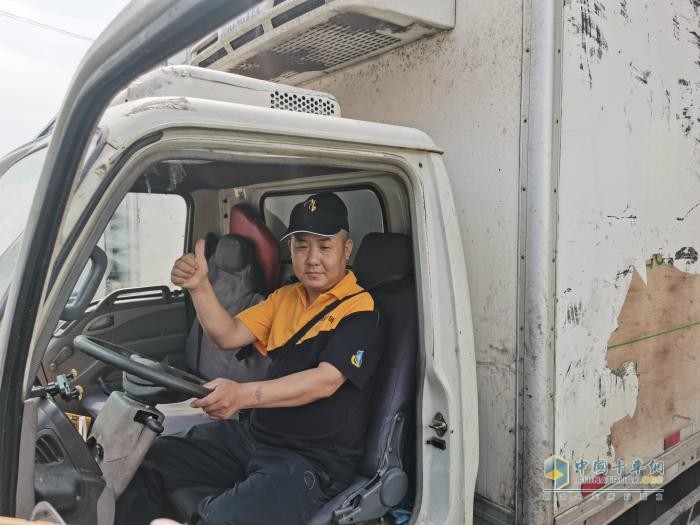 安徽合肥蘇師傅：老鄉(xiāng)雞走向全國，江淮1卡全程護航，守護干凈、新鮮、衛(wèi)生